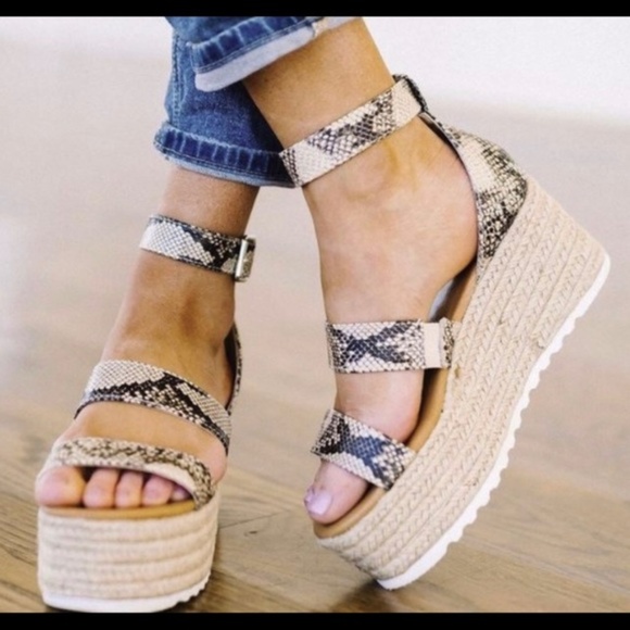 KismetsKloset Shoes - MUST HAVE Snakeskin Print Espadrille Wedge